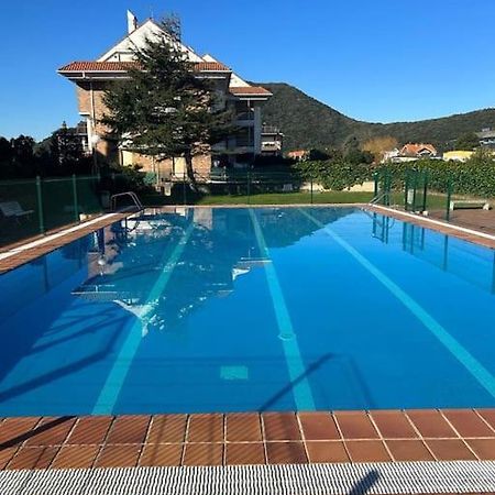 Playa De Berria -Apartamento Con Piscina Y Vistas Al Mar Santoña エクステリア 写真