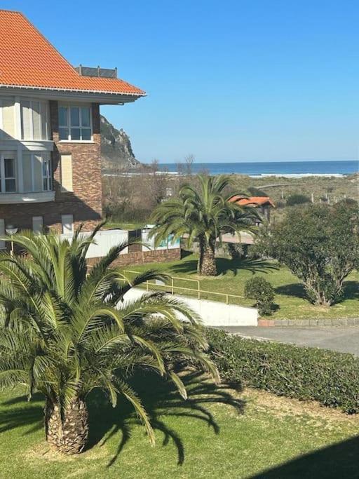 Playa De Berria -Apartamento Con Piscina Y Vistas Al Mar Santoña エクステリア 写真