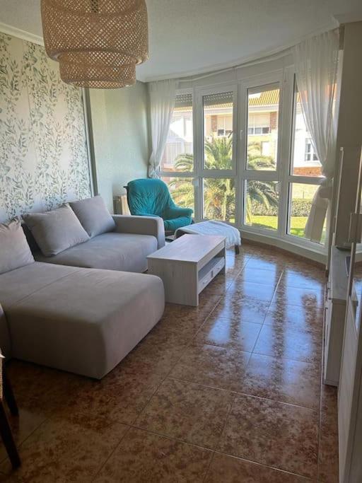 Playa De Berria -Apartamento Con Piscina Y Vistas Al Mar Santoña エクステリア 写真